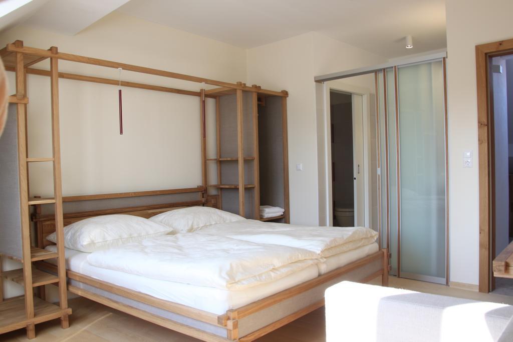 Hotel Weingut Familie Bauer à Grossriedenthal Extérieur photo