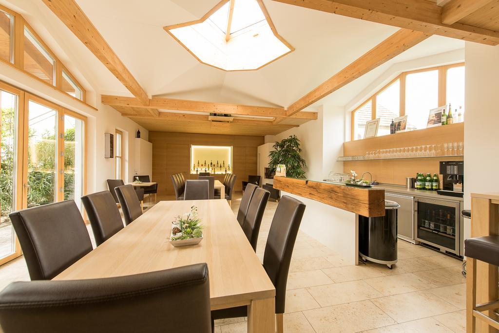 Hotel Weingut Familie Bauer à Grossriedenthal Extérieur photo